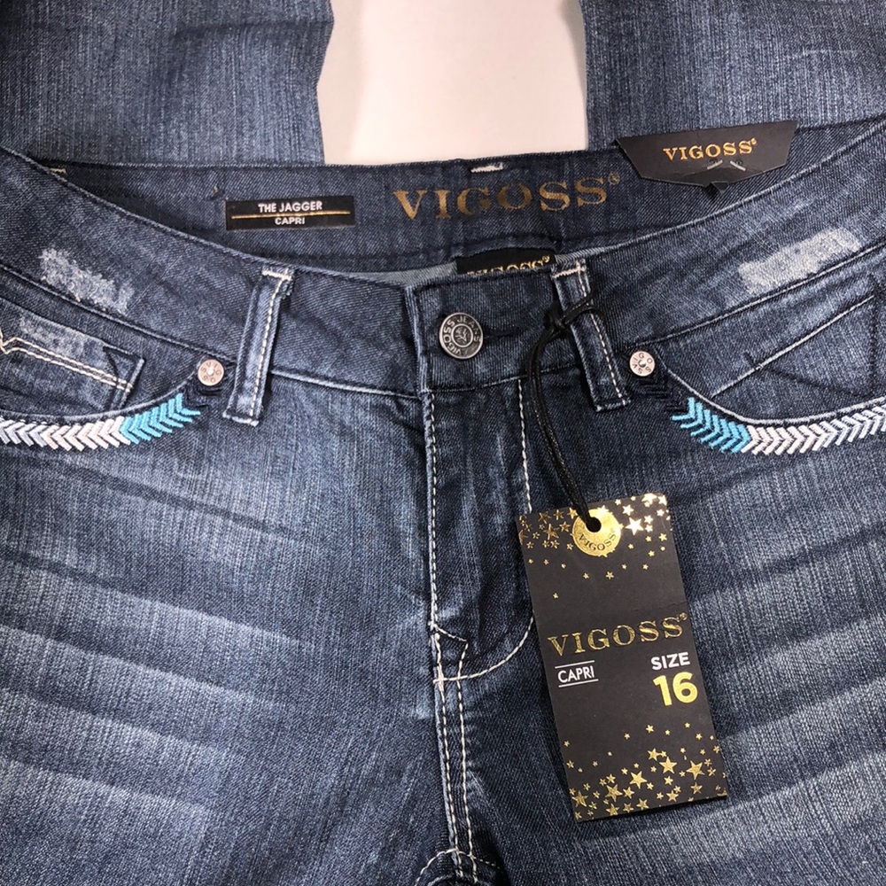 NWT Vigoss Dark Wash Capri Jeans with Embroidery Distressed 16-Jr